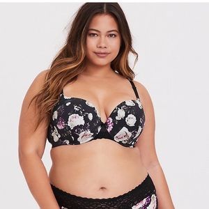 50 D Torrid T-Shirt Bra